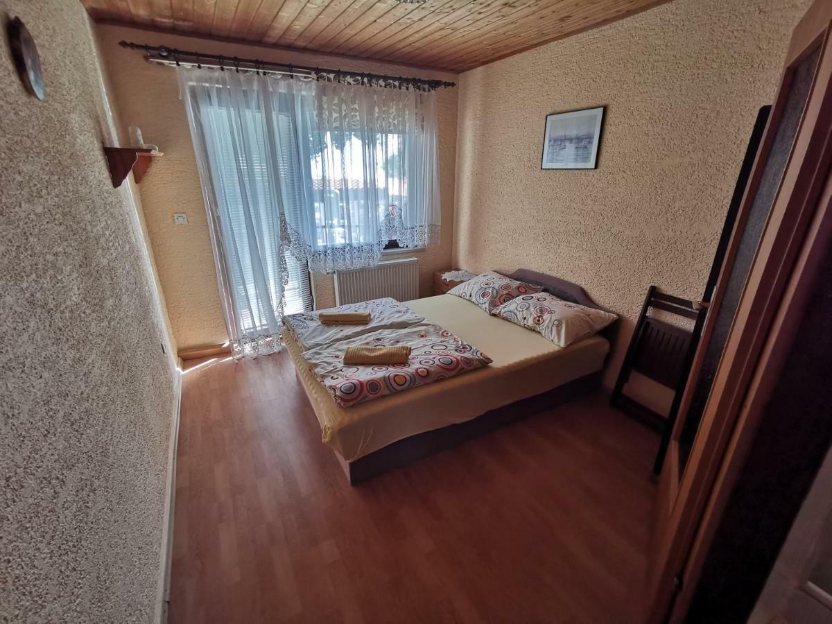 Guest House Dijana Кральевица Экстерьер фото